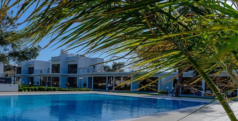 Cosmopolis Multi-Venue Aparthotel Larnaca Exterior foto