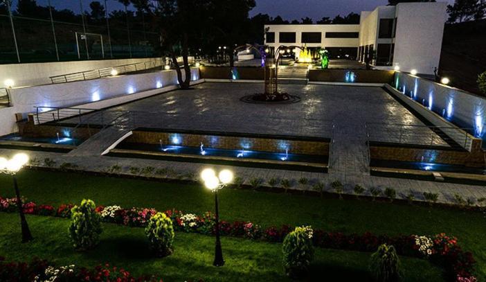Cosmopolis Multi-Venue Aparthotel Larnaca Exterior foto